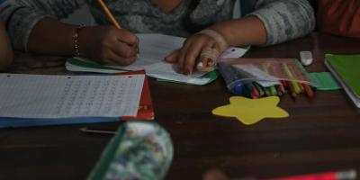 Las niñas reciben educación formal en la SBS