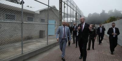 Las autoridades transitan por las áreas del nuevo centro