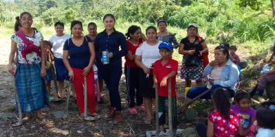 Familias reciben capacitación e insumos para fortalecer producción de alimentos