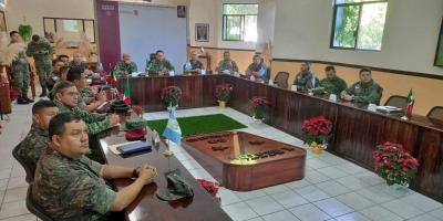 Soldados de Guatemala y México coordinan acciones en frontera.