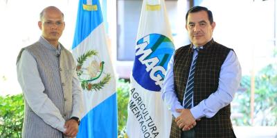 Embajador de la India en Guatemala con minsitro de Agriultura, Ganadería y Alimentación