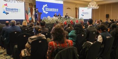 El Ministro de Economía Dr.  Janio Rosales aperturó el evento. 