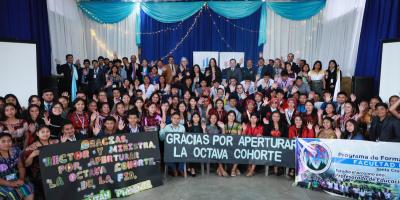En Quiché, la Ministra de Educación junto al Rector de la Universidad de San Carlos de Guatemala, Walter Mazariegos realizaron el lanzamiento de la Octava Cohorte del Programa Formación Inicial Docente, como parte del Convenio Marco de Cooperación entre ambas instituciones.   Durante la actividad, docentes en servicio egresados de FID recibieron Diplomas por su reciente participación en el proceso de actualización para el regreso a la presencialidad en el ciclo escolar 2023.  La Ministra de Educación hizo e