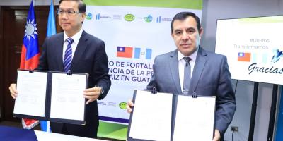 Firman convenio para fortalecer la producción de maíz en Baja Verapaz