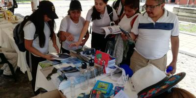 Juventud aprende sobre clasificación de desechos y economía circular