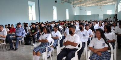 Estudiantes participan en Campaña de Verano