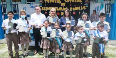 Ministerio de Educación entrega Tecnología en el Aula