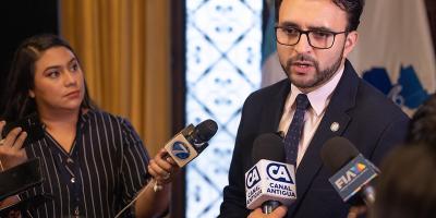 Secretario de Comunicación brinda declaraciones a los medios de comunicación