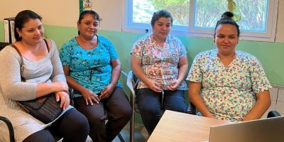 Personal de Esperanza de Vida, en Zacapa durante el inicio del Diplomado de Niñeras.