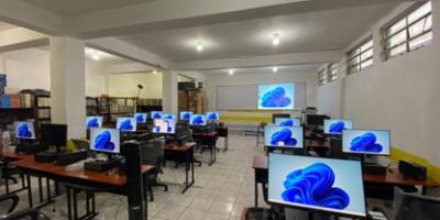  Digeex entrega equipo tecnológico para  Entornos Virtuales de Aprendizaje
