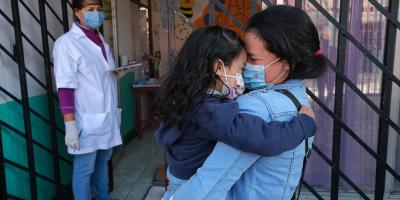 Feliz día de la madre les desea la Familia SBS