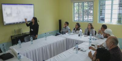 Expertos y autoridades revisan el avance del proyecto