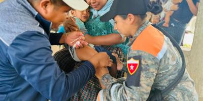 Ejército de Guatemala apoya el desarrollo de jornada médica en Petén.