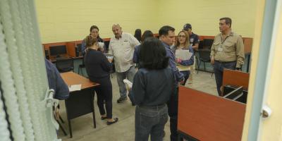 Autoridades supervisan las condiciones del centro