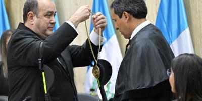 Presidente Alejandro Giammattei participó en toma de posesión de presidente de la OJ