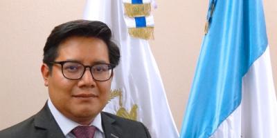 Licenciado Edie Cux García