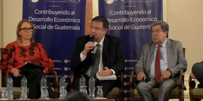 Carlos Mendoza, secretario general de Planificación, durante foro organizado por Fundesa.