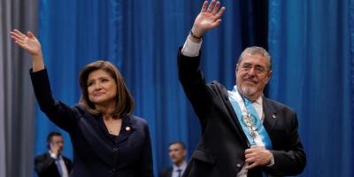 Bernardo Arévalo y Karin Herrera asumen como Presidente y Vicepresidenta