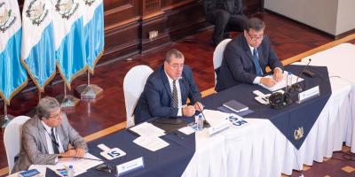 Mesa principal de la segunda reunión ordinaria del Conadur. 