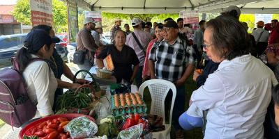 Productores buscan ser proveedores de alimentos a escuelas