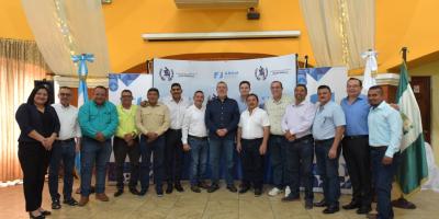 Presidente Bernardo Arévalo se reúne con alcaldes de Escuintla 