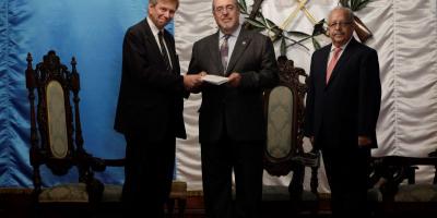 Presidente recibe cartas credenciales