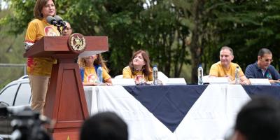 Vicepresidenta Karin Herrera