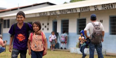 Esta es una de las miles de escuelas que han sido remozadas en todo el país.