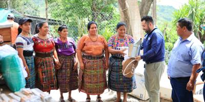 Apicultores de Rabinal reciben insumos para aumentar producción
