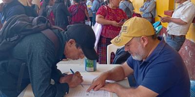 Huehuetenango y Totonicapán reciben donación de fertilizantes