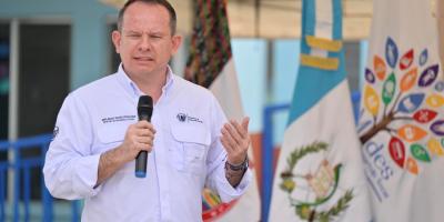 Personal del Mides visitó de puerta en puerta a los pobladores de Chinautla para solicitarles información.