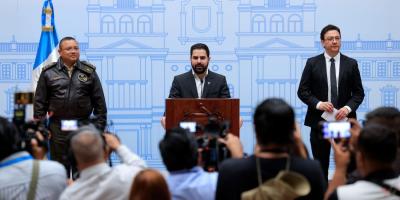 Secretario Santiago Palomo, Ministro de la Defensa y Director de Migración 