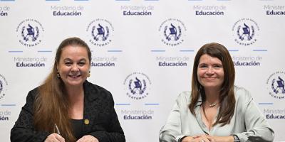 Firma de convenios interinstitucionales para avance, seguimiento y cumplimiento de metas presidenciales, el primero es con el Ministerio de Educación