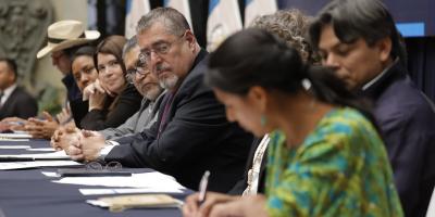 Firma de Acuerdo Agrario del Gobierno de Guatemala con organizaciones campesinas