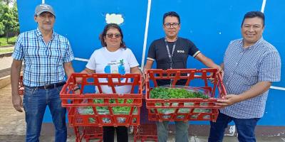 Centros educativos reciben pilones para huertos escolares