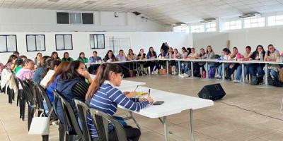 Los Técnicos Administrativos Financieros y directores departamentales aprendieron el uso de la Tarjeta de Compras Institucional.