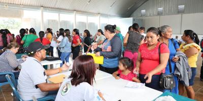 Bono Campesino beneficia a los agricultores peteneros