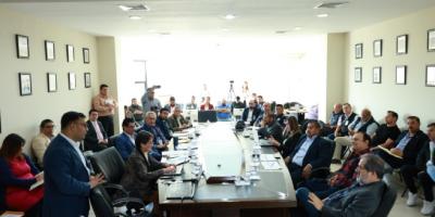  En busca de un servicio más seguro y digno presentan propuesta de reforma que regula la antigüedad de las unidades de transporte extraurbano