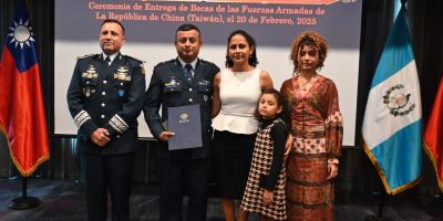 Entrega de becas de las Fuerzas Armadas de la República de China (Taiwán) 2025.