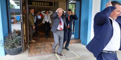 Personal del Ministerio realizando simulacro