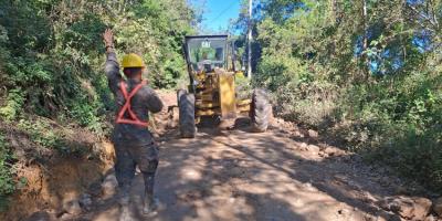 Ejército de Guatemala rehabilita la red vial terciaria en diez departamentos.