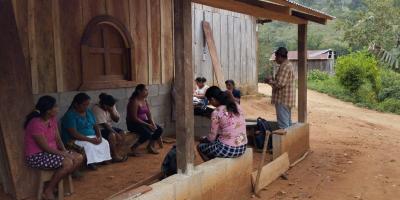 Ofrecen asistencia técnica a proyecto avícola en comunidad Nueva Armenia