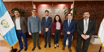 Exponen expectativas económicas de Guatemala a calificadora Standard & Poor’s