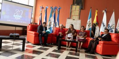 Expertos participantes en el foro. 