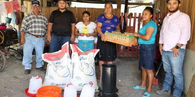 Proyecto Avícola beneficia a 2400 pobladores en la Zona de Adyacencia