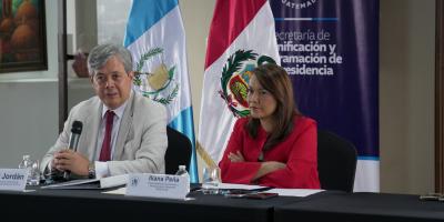 César Jordán, director de Cooperación Internacional del Ministerio de Relaciones Exteriores del Perú, e Iliana Peña, subsecretaria de Cooperación y Alianzas para el Desarrollo.
