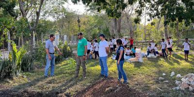 Estudiantes de Santa Ana, Petén capacitados para activar huertos escolares