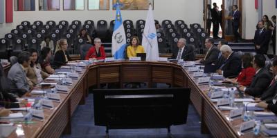 En esta Estrategia, resaltan iniciativas propias del gobierno central, entre ellas el Crédito Tob’anik, un Fondo de Crédito de Apoyo a los Pequeños y Medianos Productores Agrícolas.
