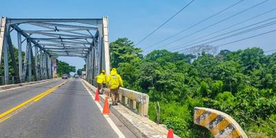 COVIAL da mantenimiento al puente Ixtacapa para garantizar la seguridad vial en el suroccidente