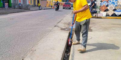 COVIAL refuerza limpieza de cunetas en la ruta San Juan Ostuncalco – Cajolá para prevenir inundaciones